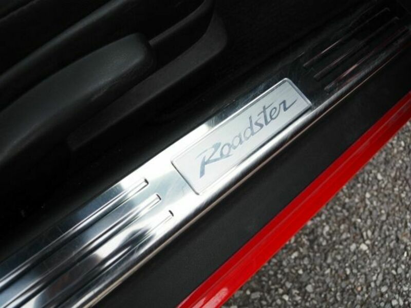ROADSTER-27
