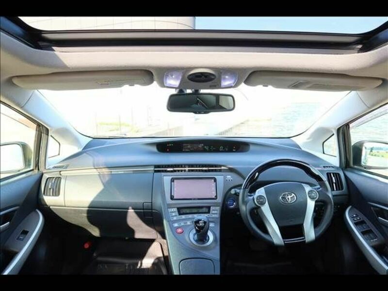 PRIUS-8