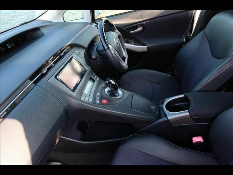PRIUS-18