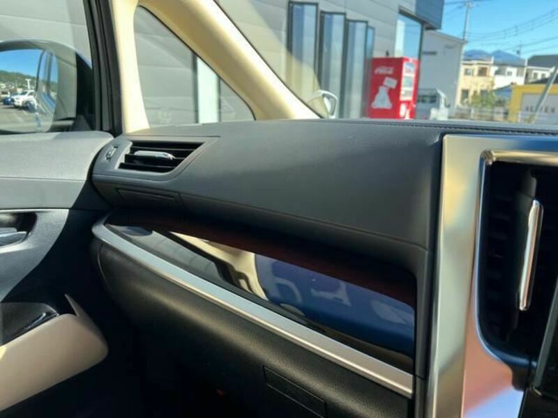 VELLFIRE-26