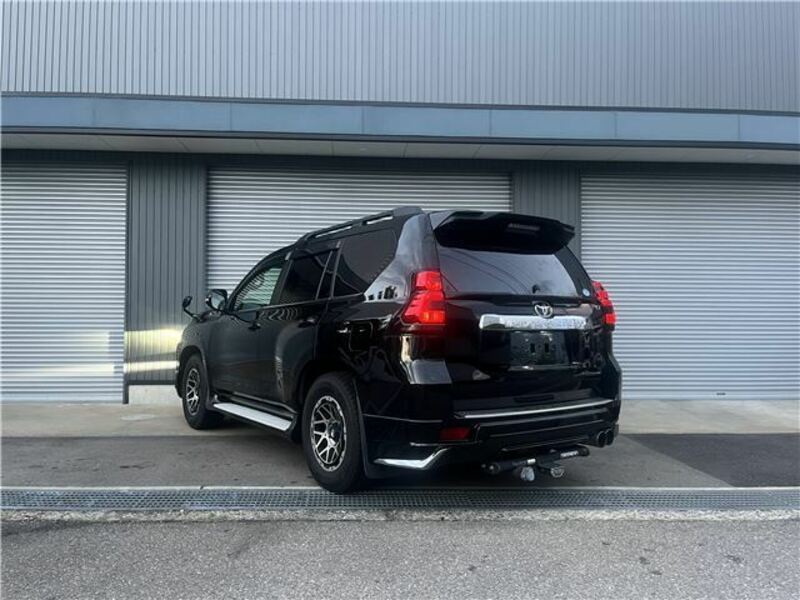 LAND CRUISER PRADO-1