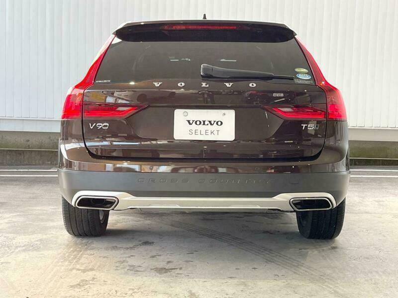 V90