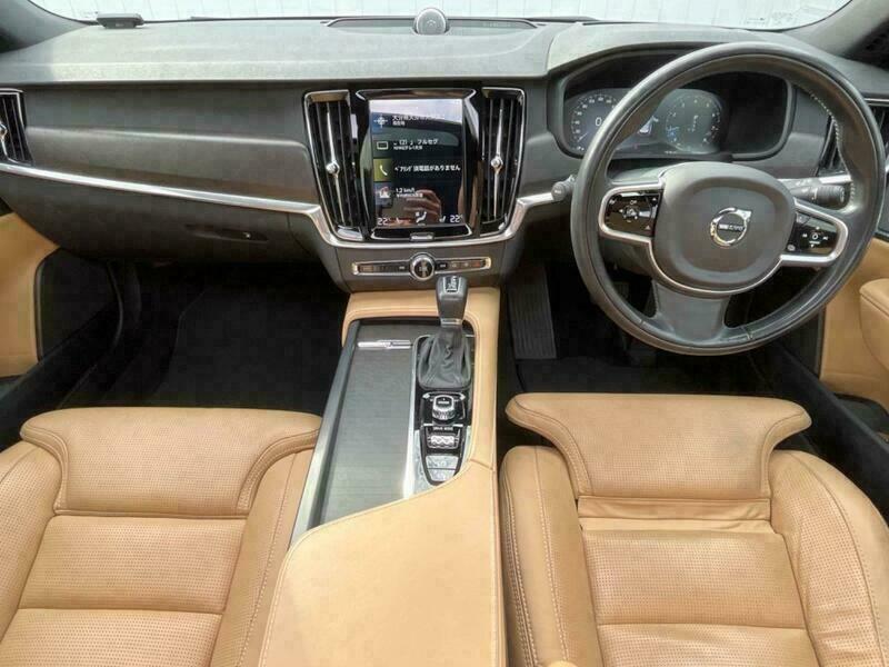 V90