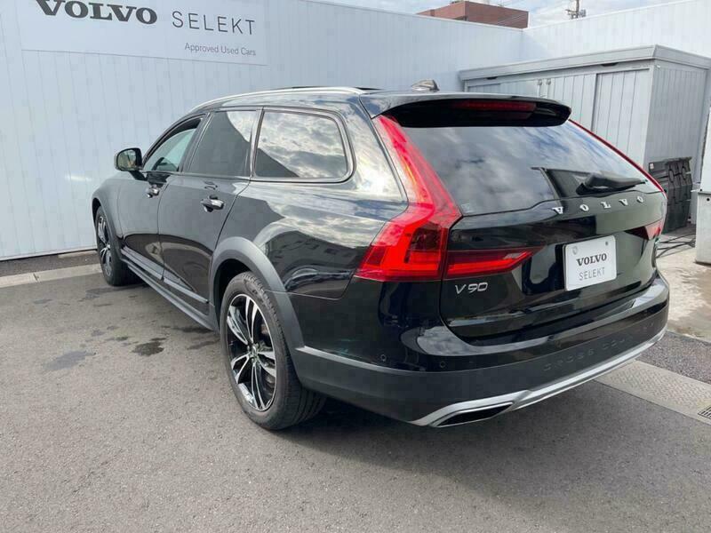 V90