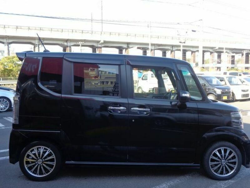 N BOX CUSTOM
