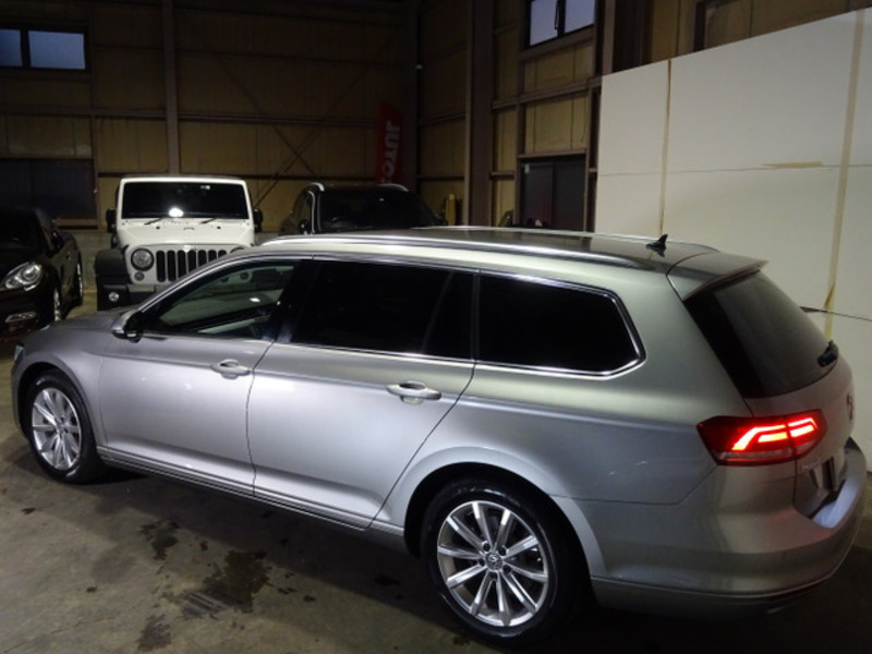 PASSAT VARIANT
