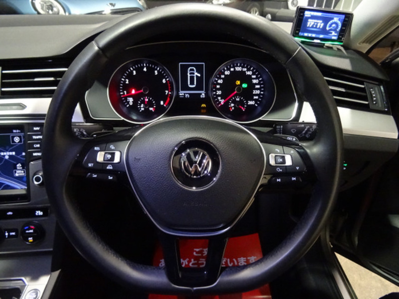 PASSAT VARIANT