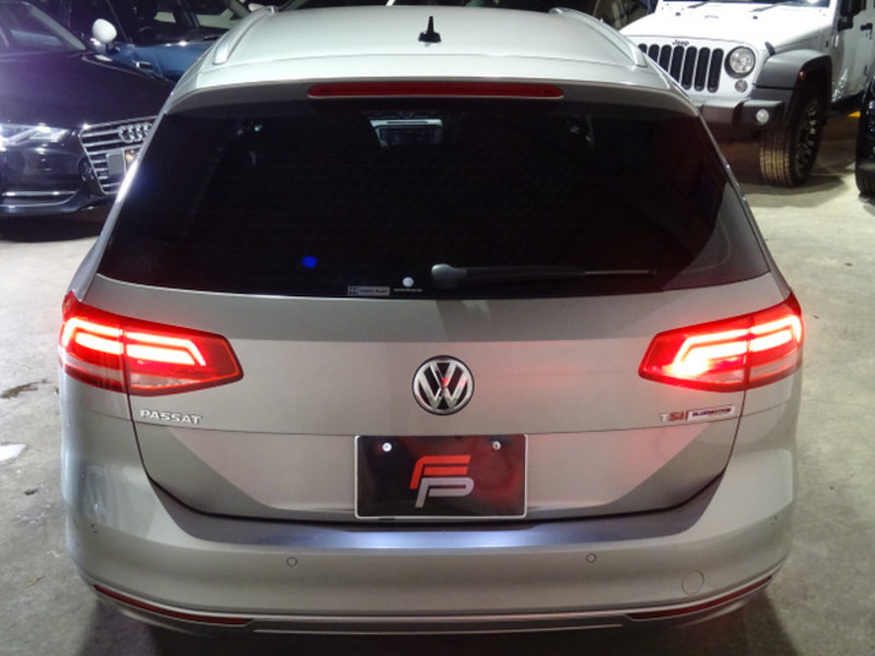 PASSAT VARIANT
