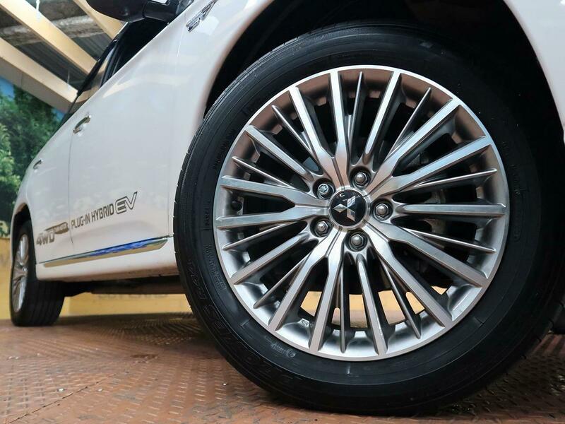 OUTLANDER PHEV