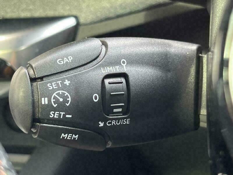 3008