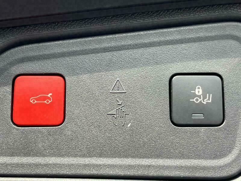 3008