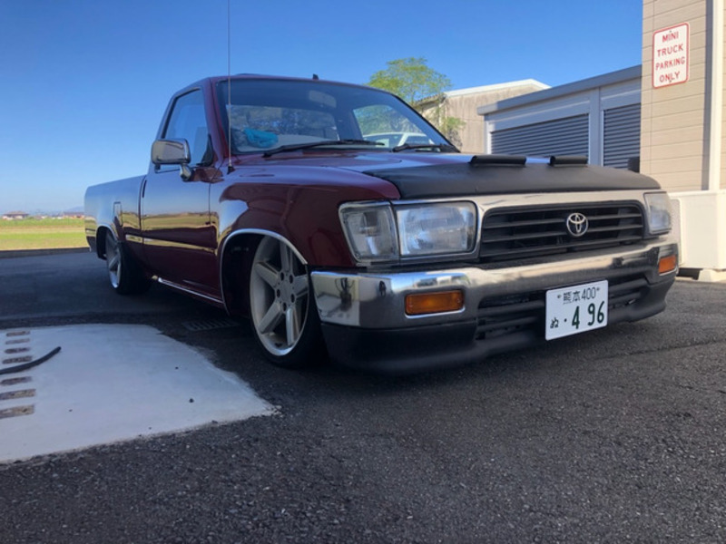TOYOTA　HILUX