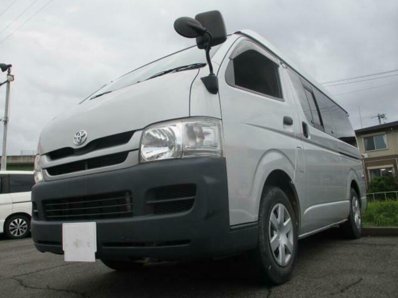 TOYOTA　HIACE VAN