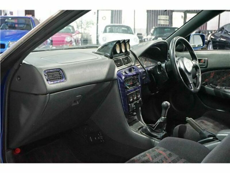 COROLLA LEVIN