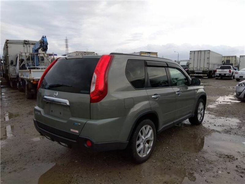 X-TRAIL