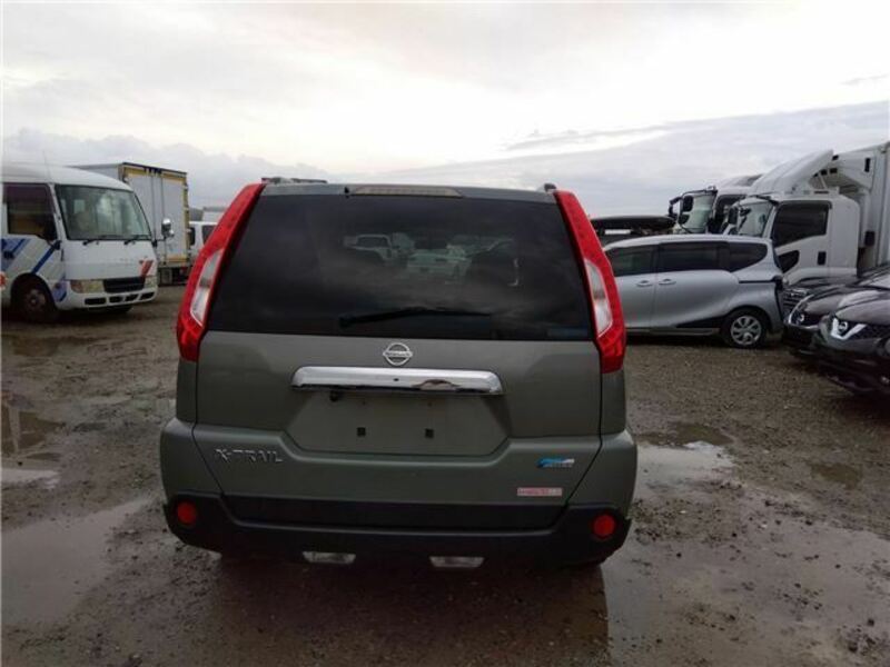 X-TRAIL