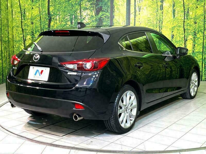 Axela Sport