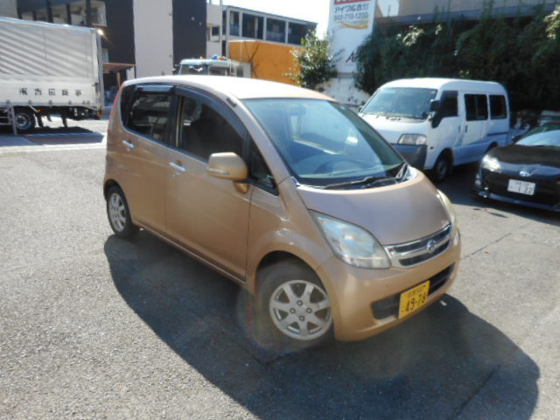 DAIHATSU　MOVE