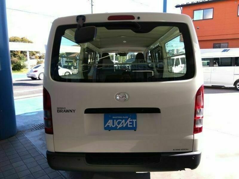 BONGO BRAWNY VAN