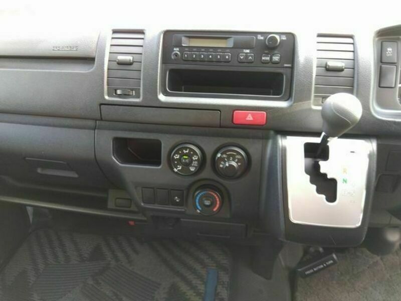 BONGO BRAWNY VAN