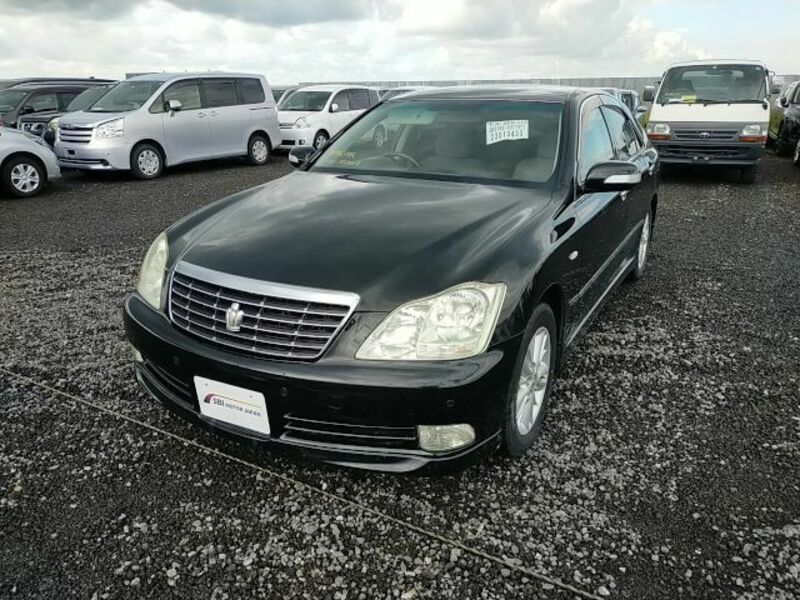 TOYOTA　CROWN