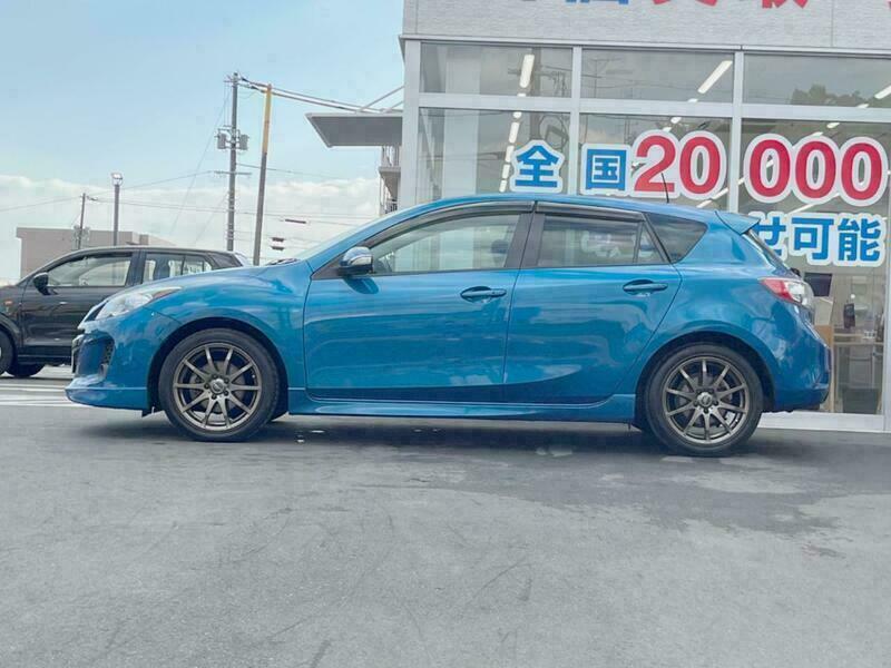 Axela Sport
