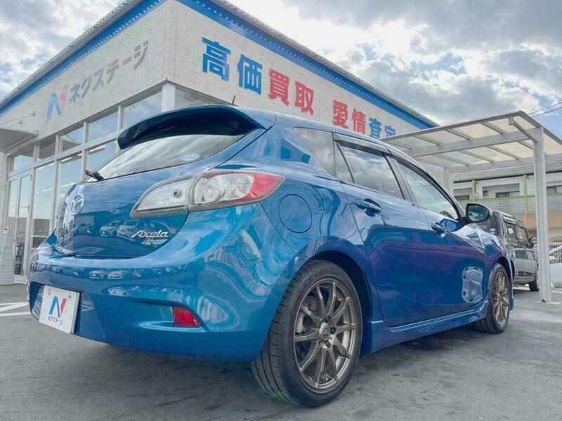 Axela Sport