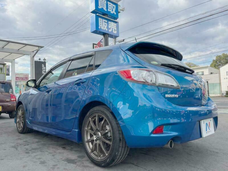 Axela Sport