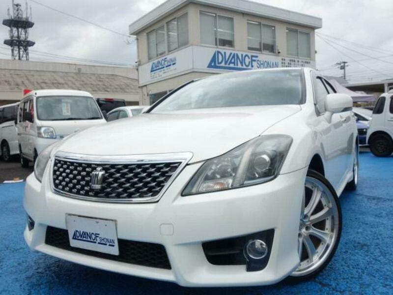 TOYOTA　CROWN