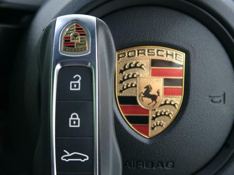 911