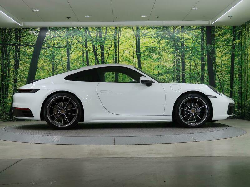 911