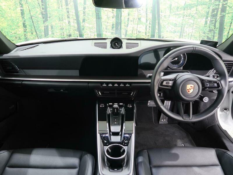 911