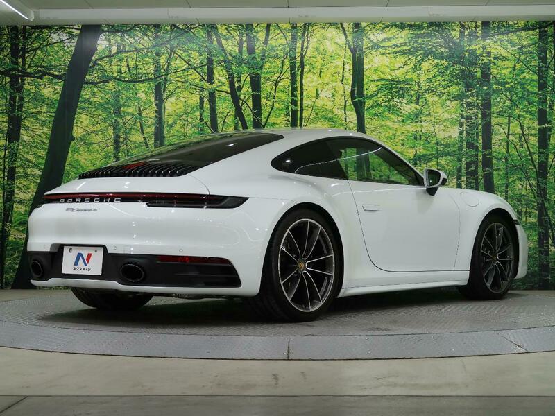 911