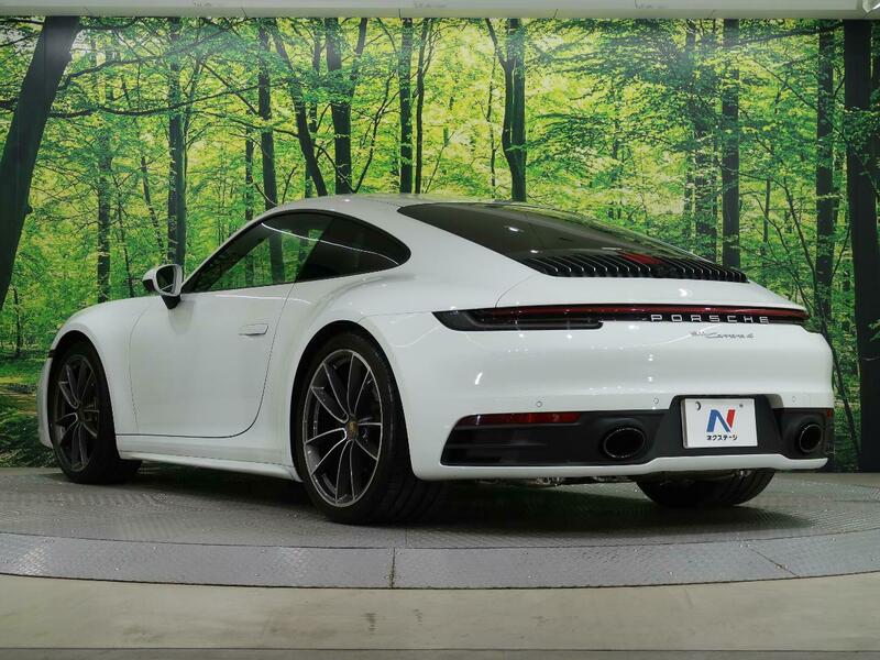 911