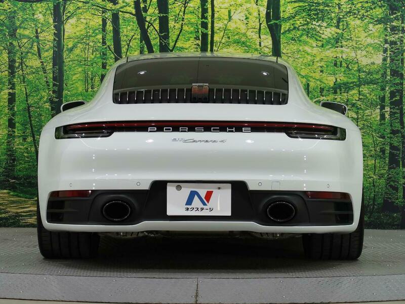 911