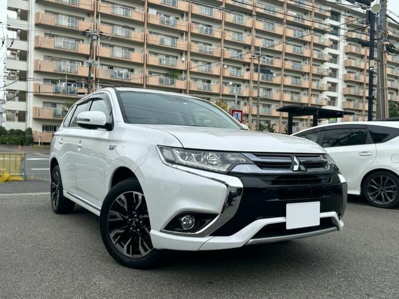 MITSUBISHI　OUTLANDER PHEV
