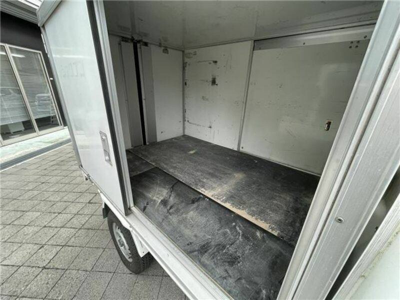MINICAB TRUCK