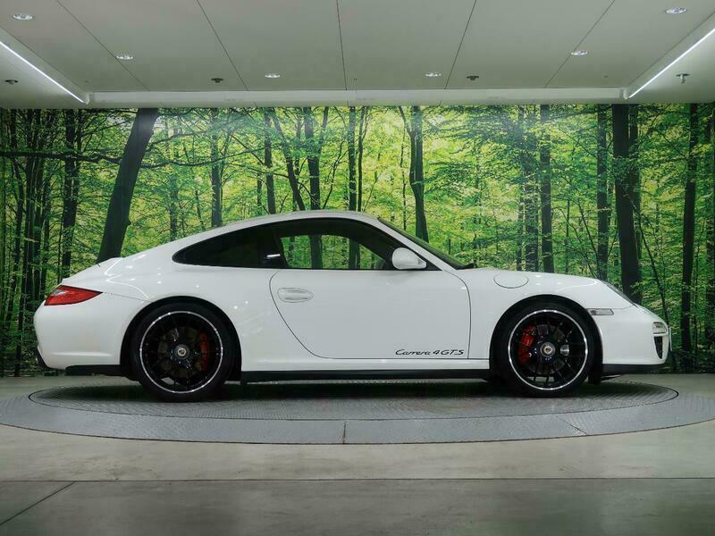 911