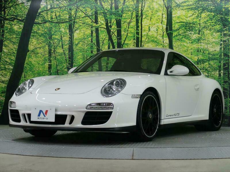 911