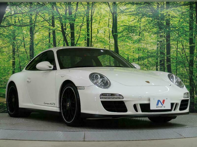 911
