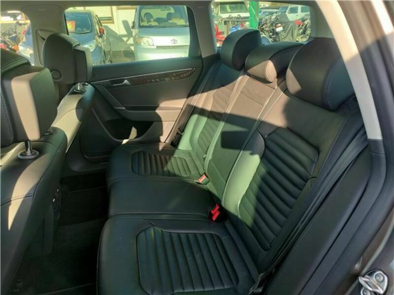 PASSAT VARIANT