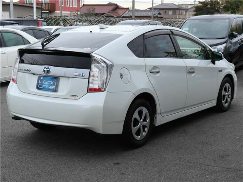 PRIUS PHV