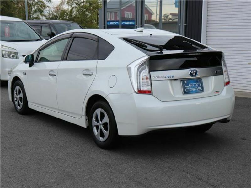 PRIUS PHV