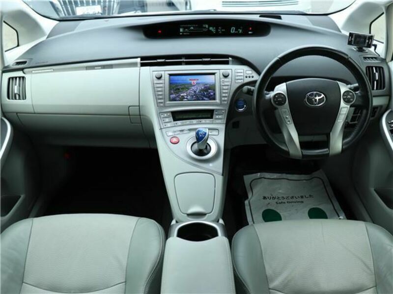 PRIUS PHV