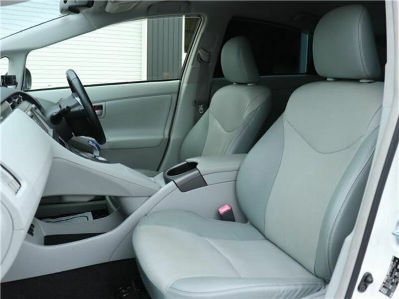 PRIUS PHV