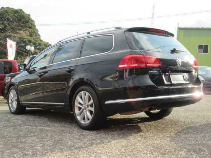 PASSAT VARIANT-16