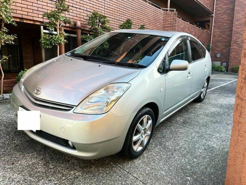 TOYOTA　PRIUS