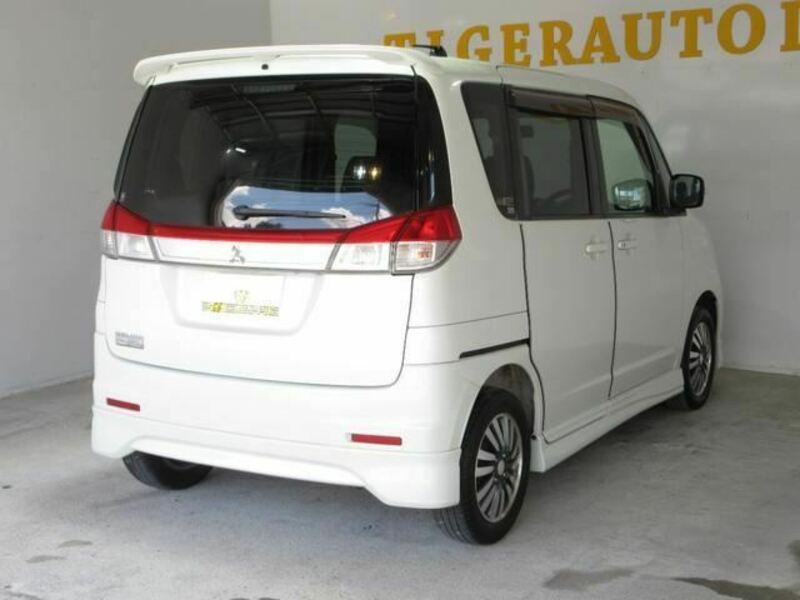DELICA D2