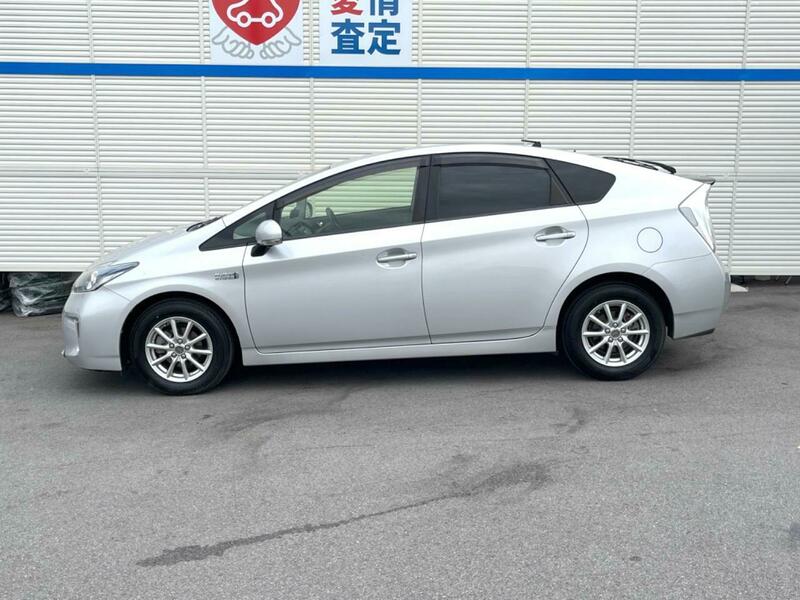 PRIUS PHV