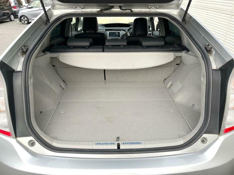 PRIUS PHV